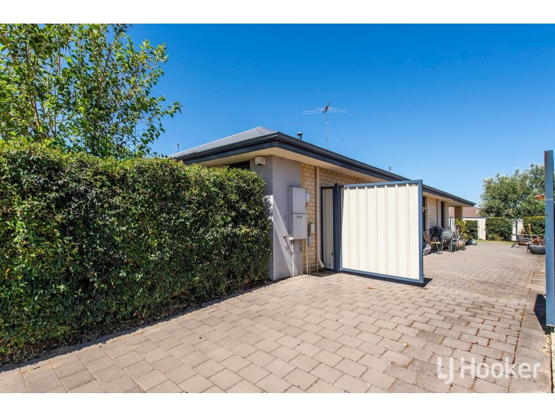 322 Pebble Beach Boulevard, Meadow Springs WA 6210