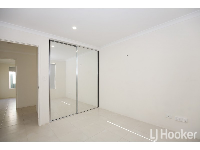 25 Coquette Pass, Dudley Park WA 6210