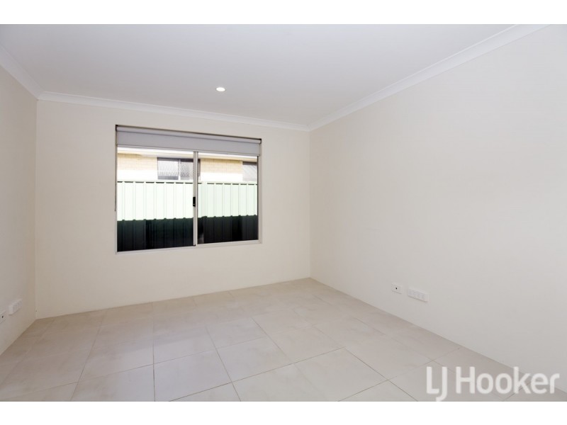 25 Coquette Pass, Dudley Park WA 6210