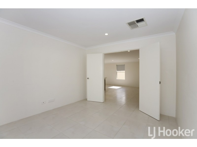 25 Coquette Pass, Dudley Park WA 6210