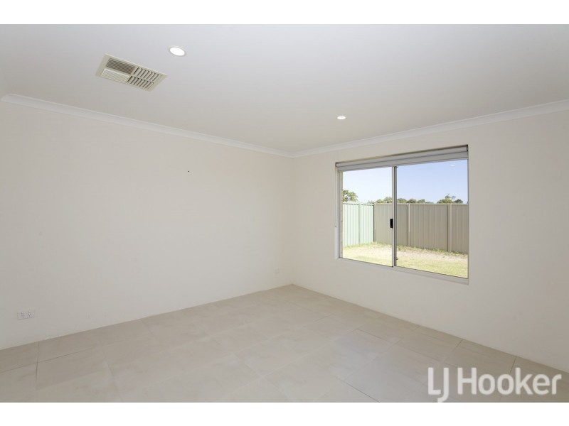 25 Coquette Pass, Dudley Park WA 6210