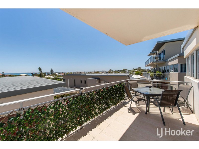 4/23 Oversby Street, Halls Head WA 6210