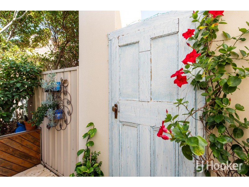 4/23 Oversby Street, Halls Head WA 6210