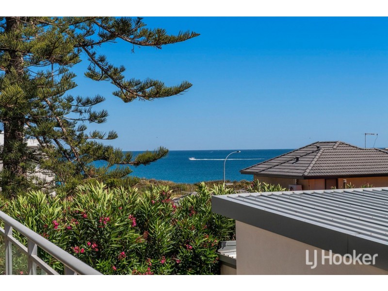4/23 Oversby Street, Halls Head WA 6210