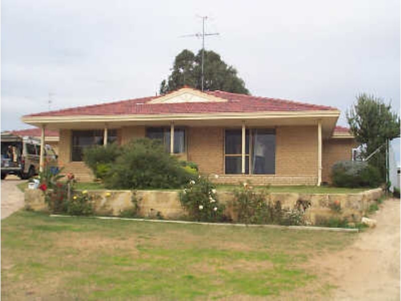8 Ebony Court, Halls Head WA 6210