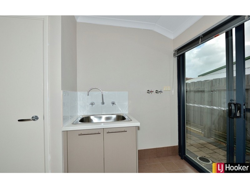 8B Loxton Street, Dudley Park WA 6210