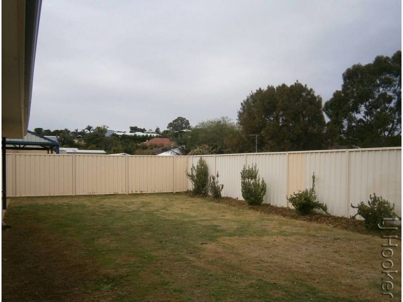 2a McCubbin Loop, Dawesville WA 6211