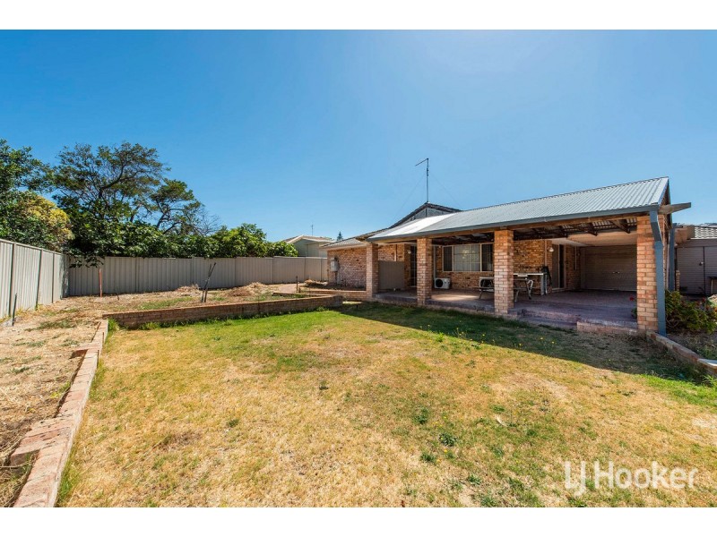 195 Mclarty Road, Halls Head WA 6210