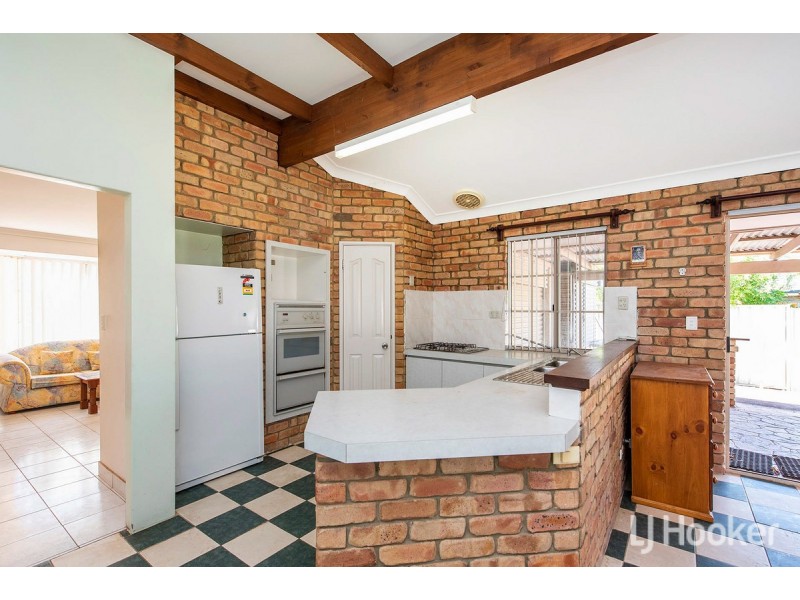 195 Mclarty Road, Halls Head WA 6210