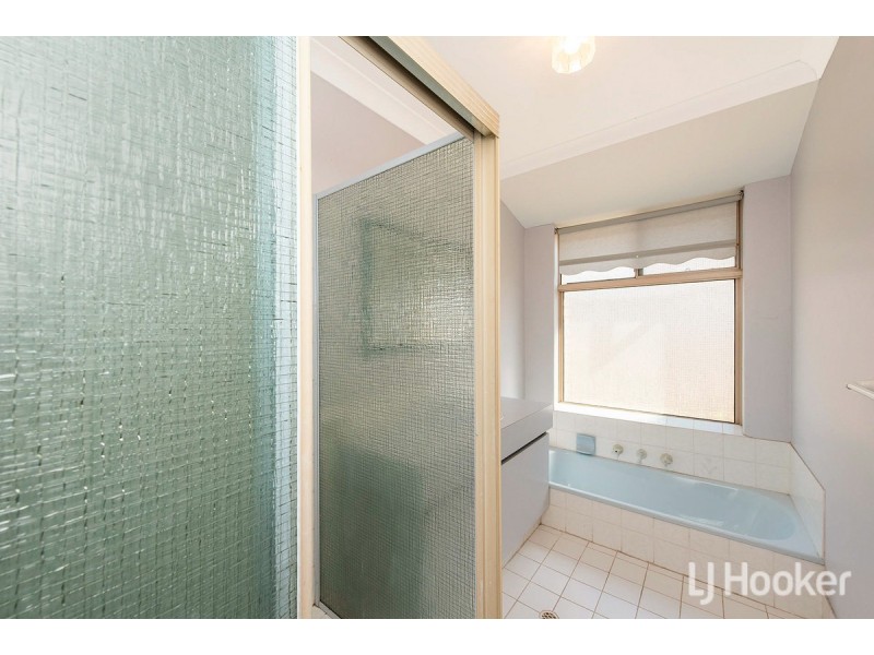 195 Mclarty Road, Halls Head WA 6210