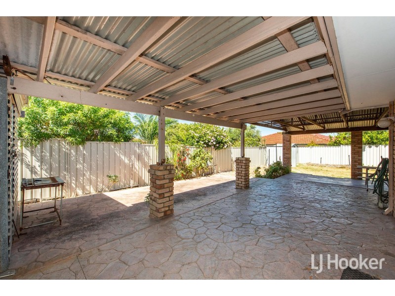 195 Mclarty Road, Halls Head WA 6210