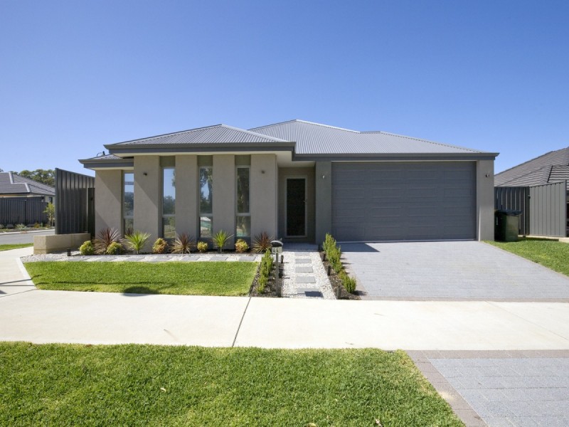 44 Bradley Street, Lakelands WA 6180