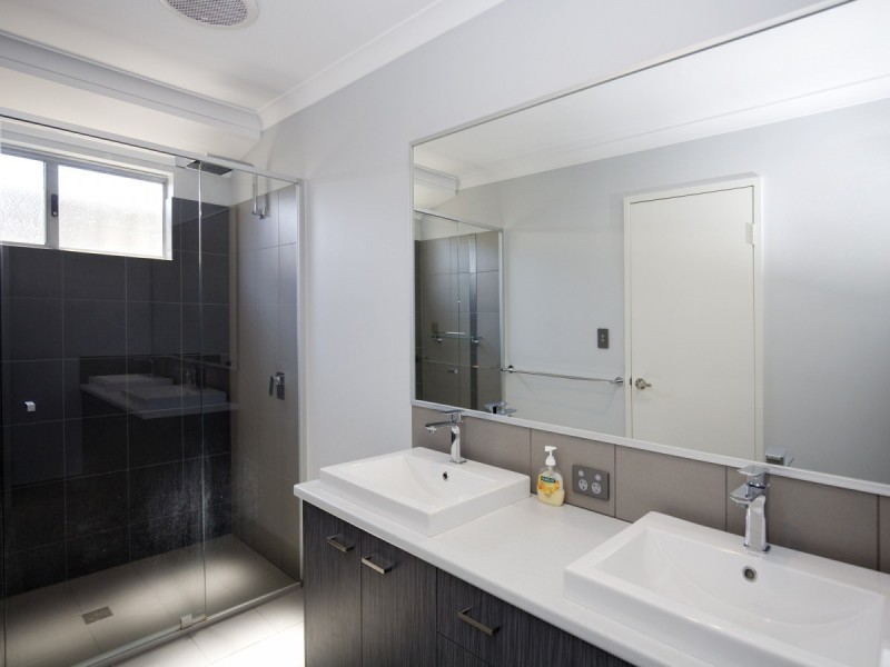 44 Bradley Street, Lakelands WA 6180