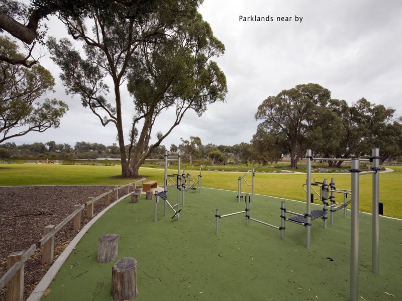 44 Bradley Street, Lakelands WA 6180