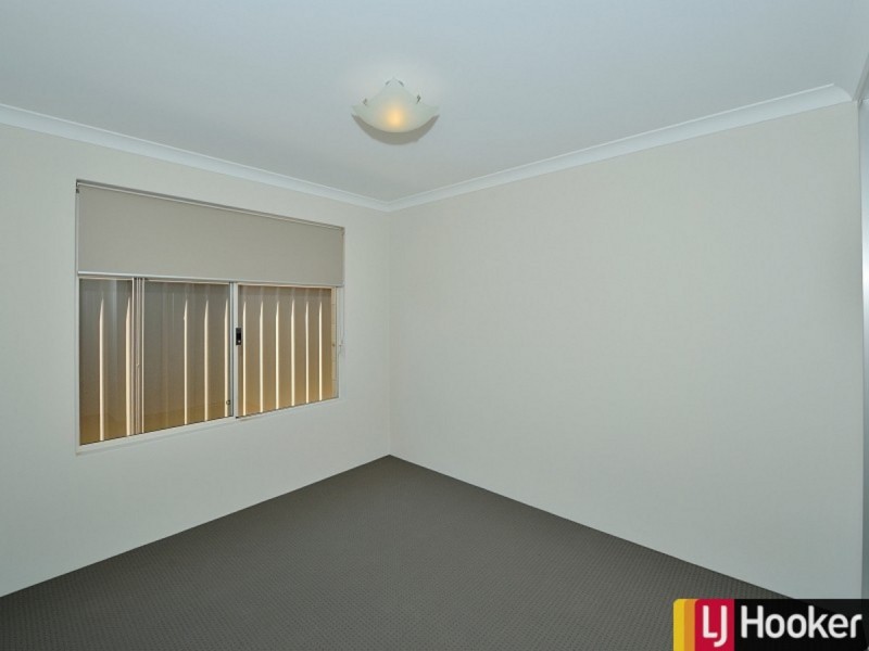 8 Aquamarine Parade, Karnup WA 6176