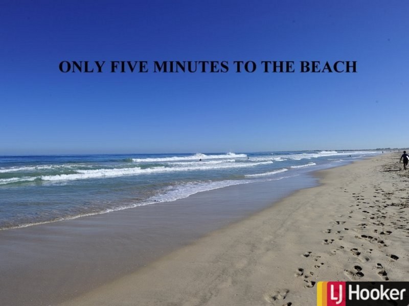 8 Aquamarine Parade, Karnup WA 6176