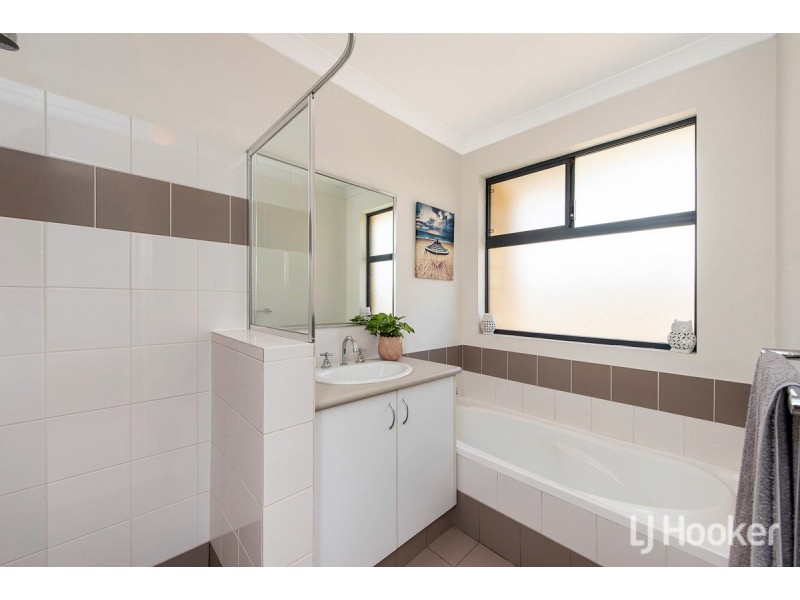 2a McCubbin Loop, Dawesville WA 6211