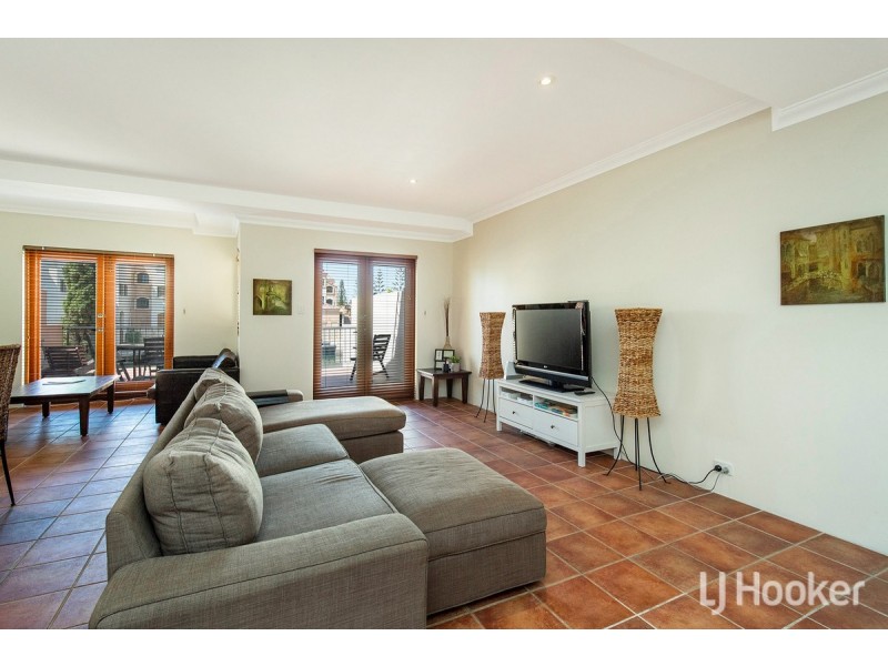 15/18 Port Quays, Wannanup WA 6210