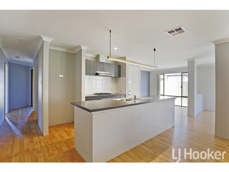 4 Pelora View, Lakelands WA 6180