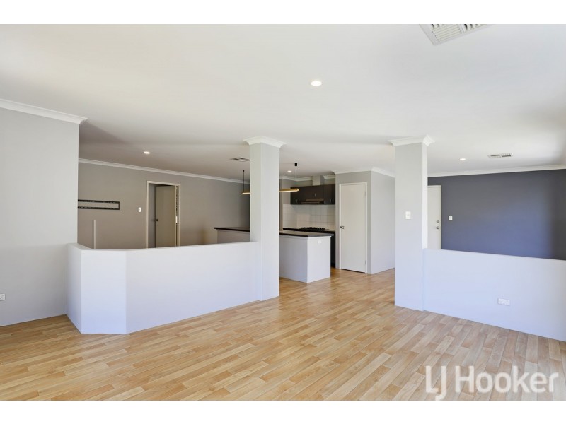 4 Pelora View, Lakelands WA 6180