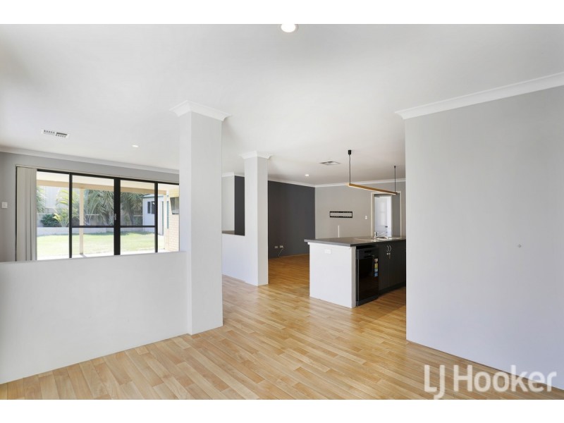 4 Pelora View, Lakelands WA 6180