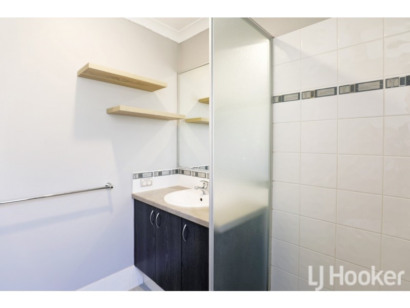 4 Pelora View, Lakelands WA 6180