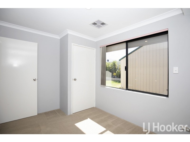 4 Pelora View, Lakelands WA 6180