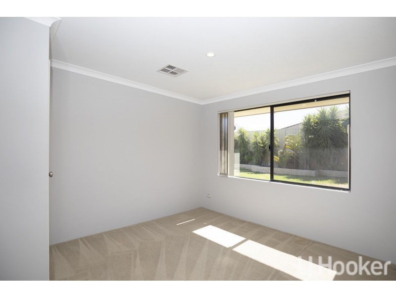 4 Pelora View, Lakelands WA 6180