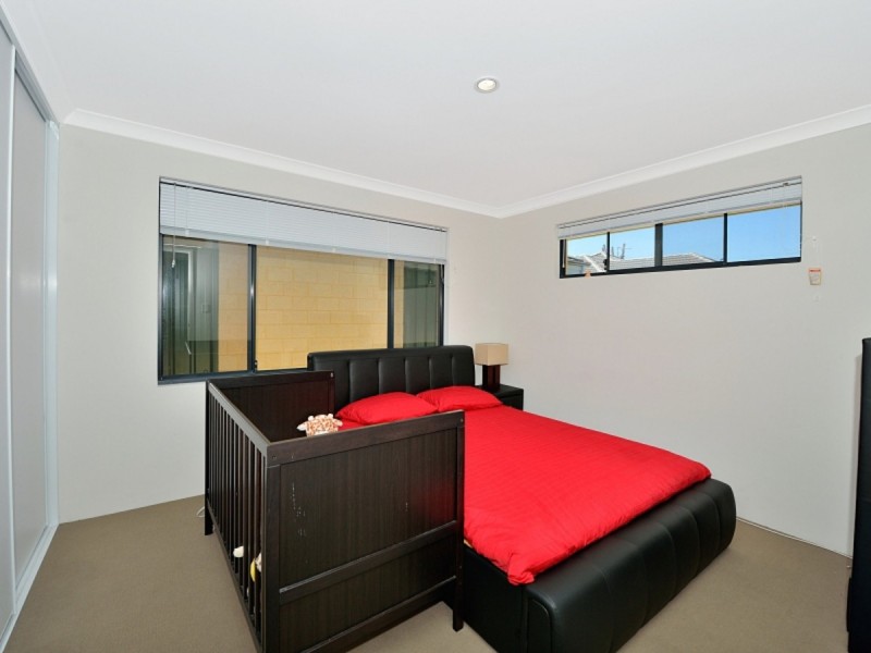 21D Fourth Avenue, Mandurah WA 6210