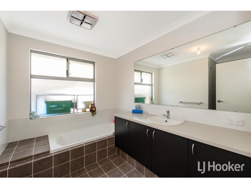 13 Scarab Court, Halls Head WA 6210