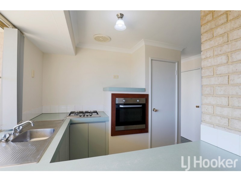 8 Ebony Crt, Halls Head WA 6210