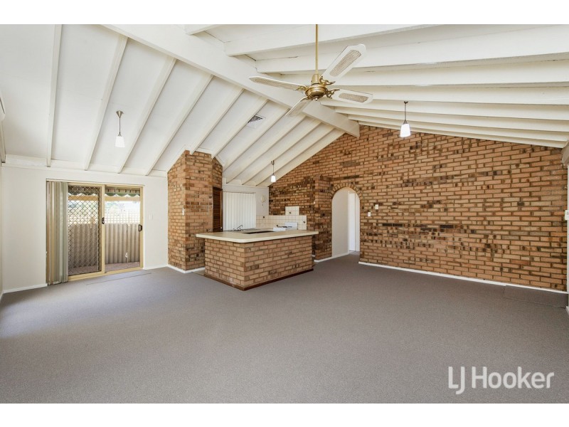 2/15 Newstead Close, Halls Head WA 6210