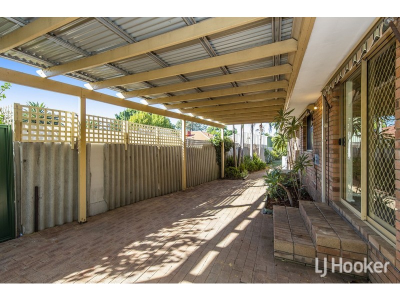 2/15 Newstead Close, Halls Head WA 6210