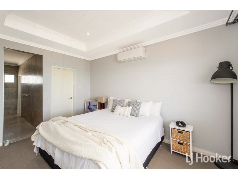 38 Acerosa Boulevard, Halls Head WA 6210