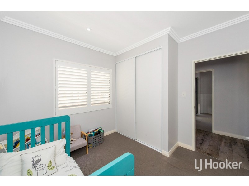 38 Acerosa Boulevard, Halls Head WA 6210