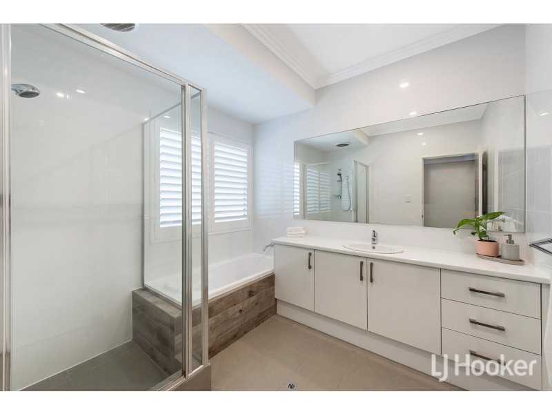 38 Acerosa Boulevard, Halls Head WA 6210