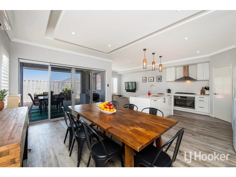 38 Acerosa Boulevard, Halls Head WA 6210