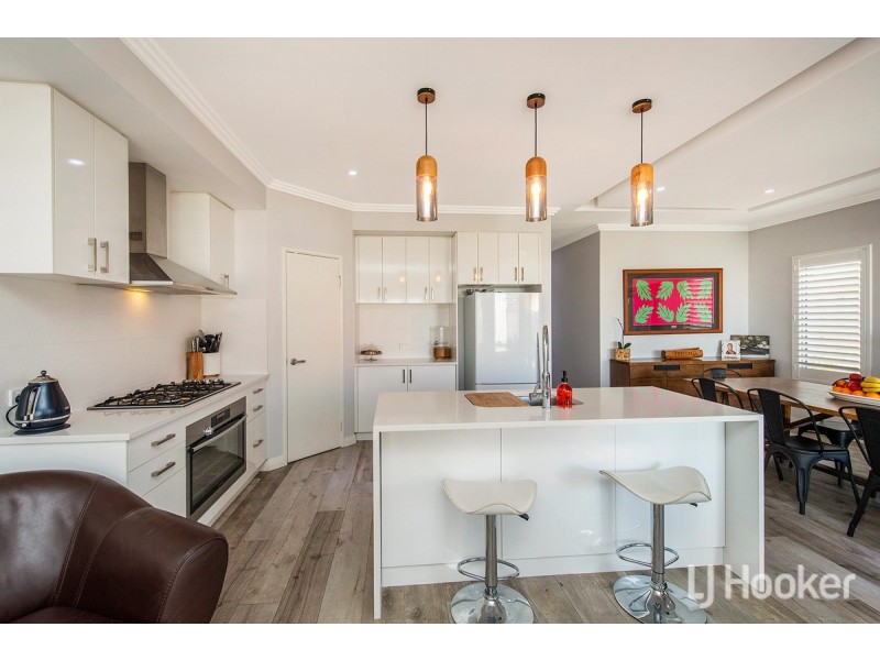 38 Acerosa Boulevard, Halls Head WA 6210