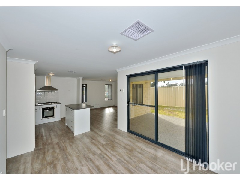 144 Lake Valley Drive, Lakelands WA 6180