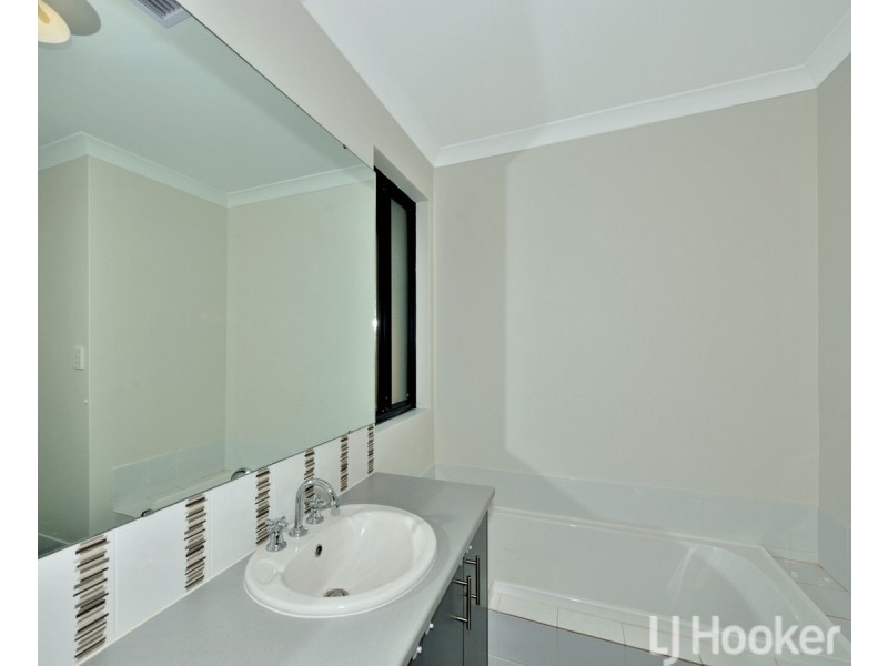 144 Lake Valley Drive, Lakelands WA 6180