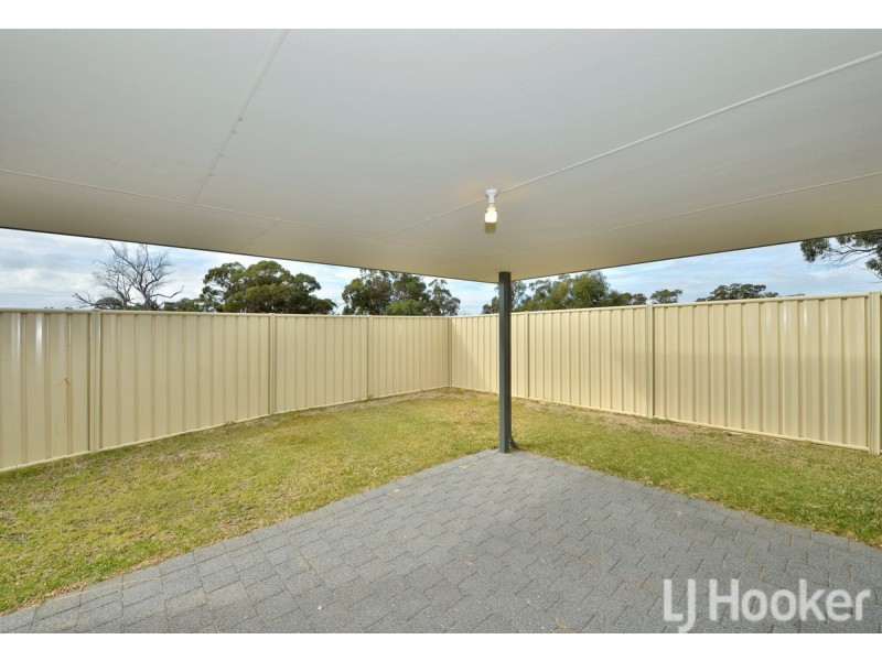 144 Lake Valley Drive, Lakelands WA 6180