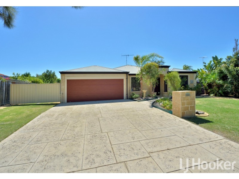 140 Peelwood Parade, Halls Head WA 6210