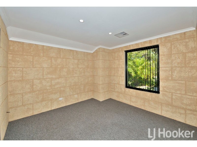 140 Peelwood Parade, Halls Head WA 6210