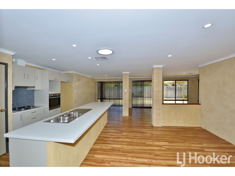 140 Peelwood Parade, Halls Head WA 6210