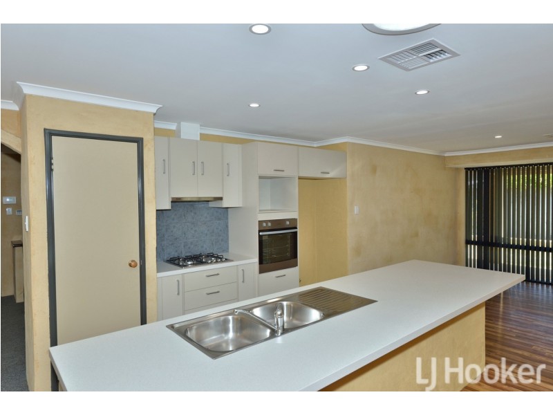 140 Peelwood Parade, Halls Head WA 6210