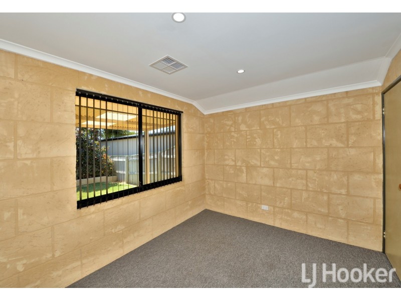 140 Peelwood Parade, Halls Head WA 6210