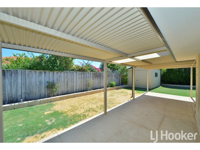 140 Peelwood Parade, Halls Head WA 6210