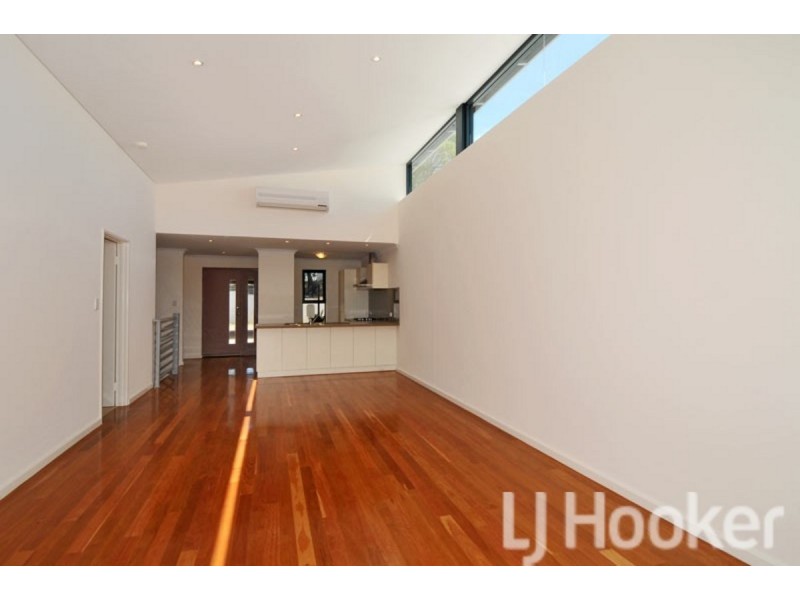 8 Golfers Retreat, Halls Head WA 6210