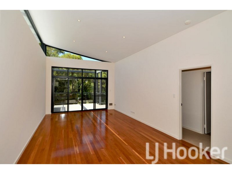 8 Golfers Retreat, Halls Head WA 6210