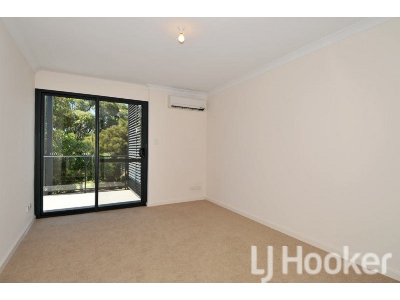 8 Golfers Retreat, Halls Head WA 6210